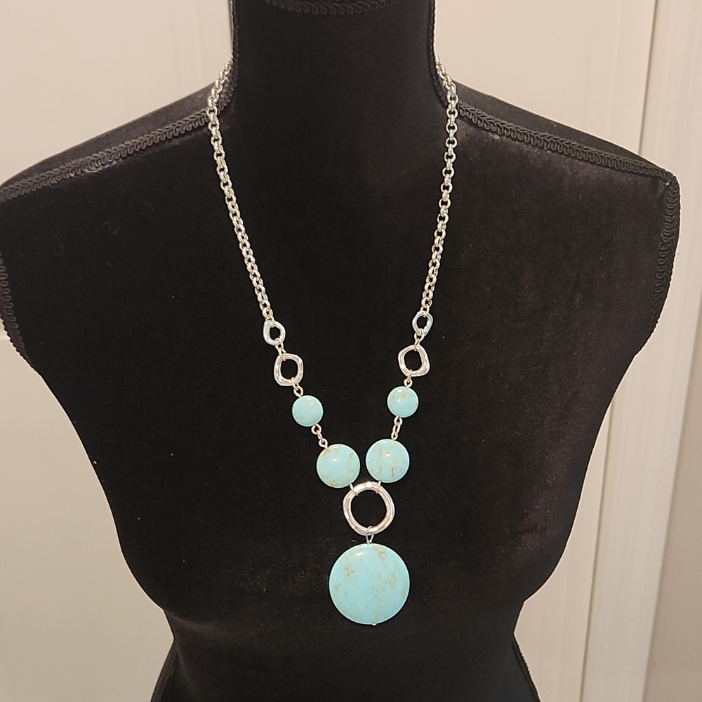 Ladie's necklace